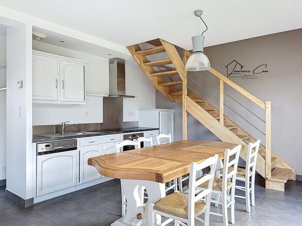À Plouguerneau, dans le secteur recherché de Lilia, à seulement 200 m de la plage, une maison contemporaine baignée de lumière