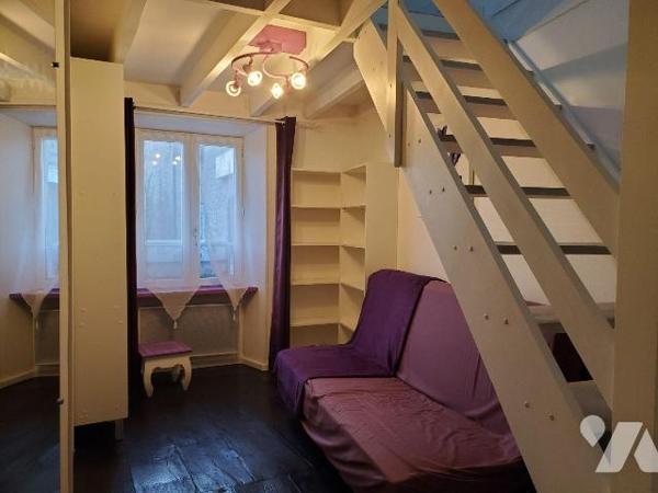 Maison à Vendre à La Chapelle-Taillefert (23000) en Creuse (23) comprenant : 
- Au rez-de-chau...