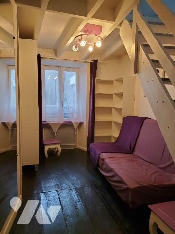 Maison à Vendre à La Chapelle-Taillefert (23000) en Creuse (23) comprenant : 
- Au rez-de-chau...