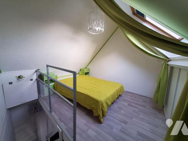 Maison à Vendre à La Chapelle-Taillefert (23000) en Creuse (23) comprenant : 
- Au rez-de-chau...