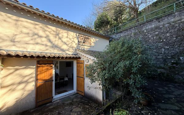 Maison à vendre    2 pièces •  Joyeuse