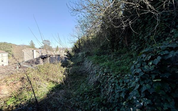 Maison à vendre    2 pièces •  Joyeuse