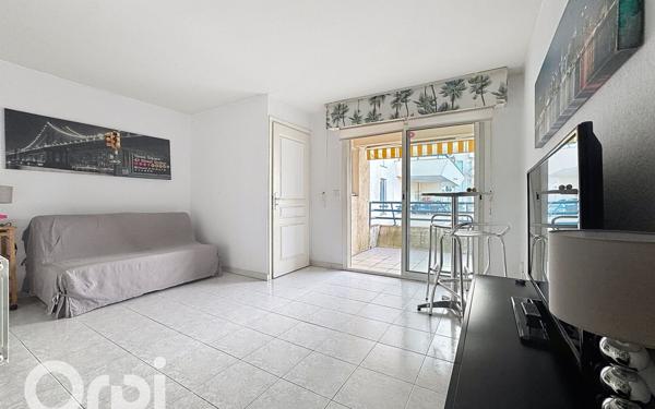 Appartement à vendre    2 pièces • 30 m2 Fréjus