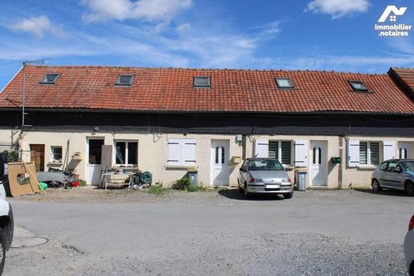 A LAON, à vendre immeuble composé de 4 logements à usage locatif :
1 appartement T3 en duplex ...