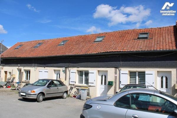 A LAON, à vendre immeuble composé de 4 logements à usage locatif :
1 appartement T3 en duplex ...