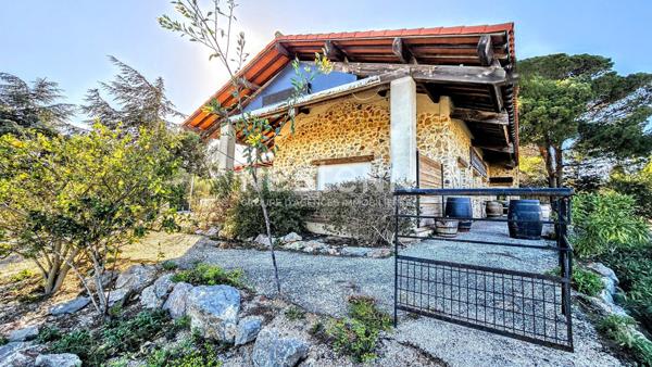 A SAISIR - BÂTIMENT DE 230 M2 AVEC TERRAIN DE 2700 M2 EN PARTIE CONSTRUCTIBLE- VUE ETANGS - PROCHE PLAGES LA F