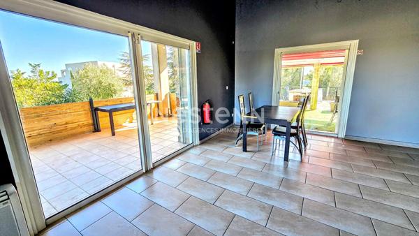 A SAISIR - BÂTIMENT DE 230 M2 AVEC TERRAIN DE 2700 M2 EN PARTIE CONSTRUCTIBLE- VUE ETANGS - PROCHE PLAGES LA F
