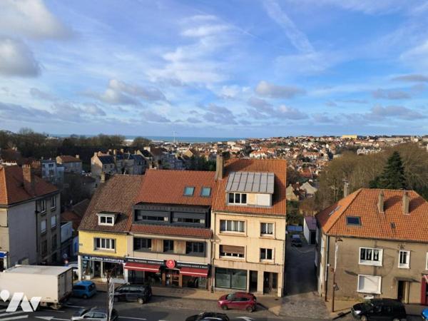 BOULOGNE SUR MER A VENDRE APPARTEMENT AVEC CAVE ET PLACE DE STATIONNEMENT