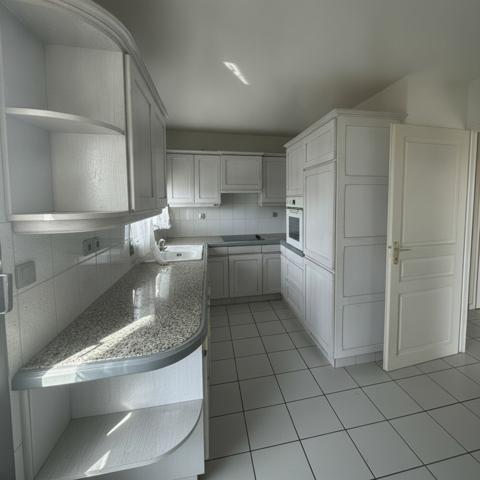 Appartement
                                                                                                                                                                                                                                                                                                                        4 pièce(s)                                                                                                                                                                                                          2 chambre(s)                                                                                                                                                                                                          78.33  m²