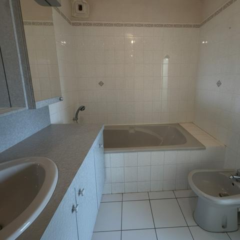 Appartement
                                                                                                                                                                                                                                                                                                                        4 pièce(s)                                                                                                                                                                                                          2 chambre(s)                                                                                                                                                                                                          78.33  m²