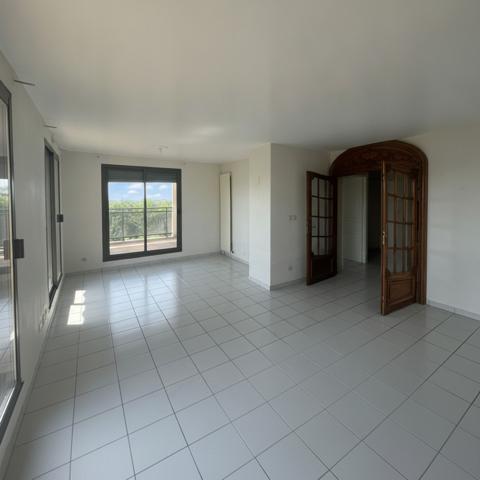 Appartement
                                                                                                                                                                                                                                                                                                                        4 pièce(s)                                                                                                                                                                                                          2 chambre(s)                                                                                                                                                                                                          78.33  m²