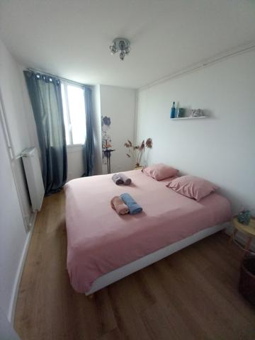 Appartement
                                                                                                                                                                                                                                                                                                                        4 pièce(s)                                                                                                                                                                                                          3 chambre(s)                                                                                                                                                                                                          82  m²