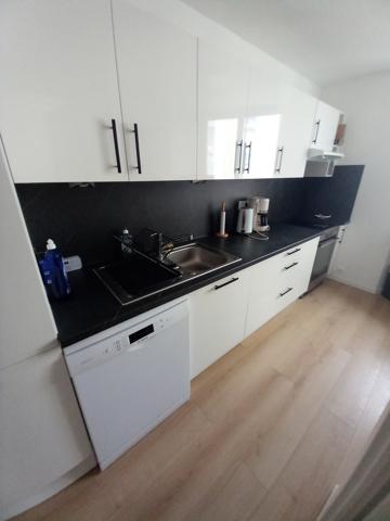 Appartement
                                                                                                                                                                                                                                                                                                                        4 pièce(s)                                                                                                                                                                                                          3 chambre(s)                                                                                                                                                                                                          82  m²