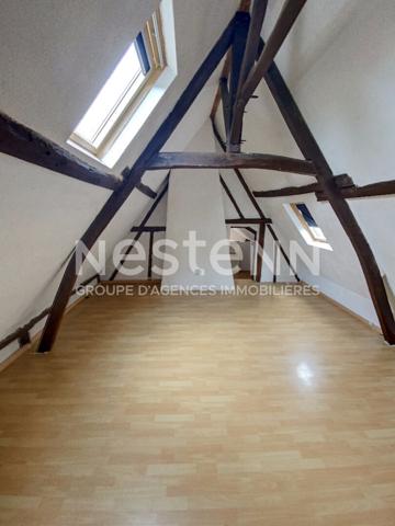 MAISON A VENDRE A COMMENCHON (Aisne) - CONSTRUITE EN 1848 - RENOVEE - POSSIBILITE DE CREER UN GITE OU CHAMBRE D'HOTES - SUR TERRAIN DE 1133 M² + UNE MAISON INDEPENDANTE - 180 M² HABITABLE POUR L'ENSEMBLE