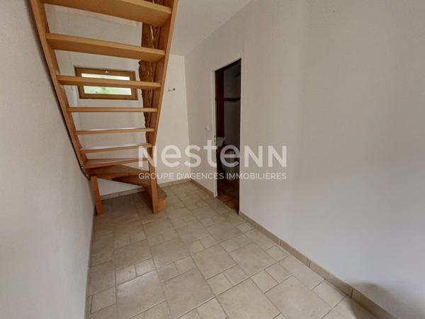 MAISON A VENDRE A COMMENCHON (Aisne) - CONSTRUITE EN 1848 - RENOVEE - POSSIBILITE DE CREER UN GITE OU CHAMBRE D'HOTES - SUR TERRAIN DE 1133 M² + UNE MAISON INDEPENDANTE - 180 M² HABITABLE POUR L'ENSEMBLE