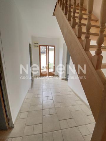 MAISON A VENDRE A COMMENCHON (Aisne) - CONSTRUITE EN 1848 - RENOVEE - POSSIBILITE DE CREER UN GITE OU CHAMBRE D'HOTES - SUR TERRAIN DE 1133 M² + UNE MAISON INDEPENDANTE - 180 M² HABITABLE POUR L'ENSEMBLE