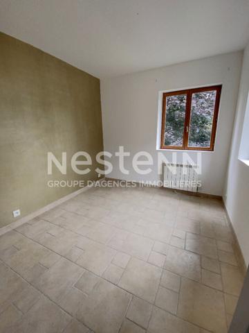 MAISON A VENDRE A COMMENCHON (Aisne) - CONSTRUITE EN 1848 - RENOVEE - POSSIBILITE DE CREER UN GITE OU CHAMBRE D'HOTES - SUR TERRAIN DE 1133 M² + UNE MAISON INDEPENDANTE - 180 M² HABITABLE POUR L'ENSEMBLE