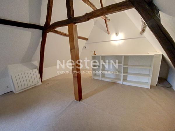 MAISON A VENDRE A COMMENCHON (Aisne) - CONSTRUITE EN 1848 - RENOVEE - POSSIBILITE DE CREER UN GITE OU CHAMBRE D'HOTES - SUR TERRAIN DE 1133 M² + UNE MAISON INDEPENDANTE - 180 M² HABITABLE POUR L'ENSEMBLE