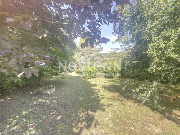 MAISON A VENDRE A COMMENCHON (Aisne) - CONSTRUITE EN 1848 - RENOVEE - POSSIBILITE DE CREER UN GITE OU CHAMBRE D'HOTES - SUR TERRAIN DE 1133 M² + UNE MAISON INDEPENDANTE - 180 M² HABITABLE POUR L'ENSEMBLE