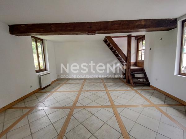 MAISON A VENDRE A COMMENCHON (Aisne) - CONSTRUITE EN 1848 - RENOVEE - POSSIBILITE DE CREER UN GITE OU CHAMBRE D'HOTES - SUR TERRAIN DE 1133 M² + UNE MAISON INDEPENDANTE - 180 M² HABITABLE POUR L'ENSEMBLE
