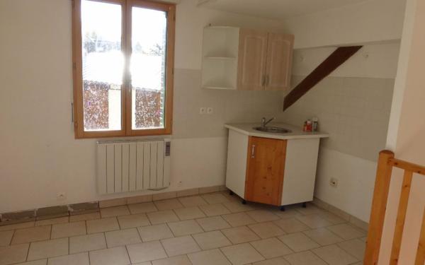 Maison à louer    1 pièce •  Longny-au-Perche