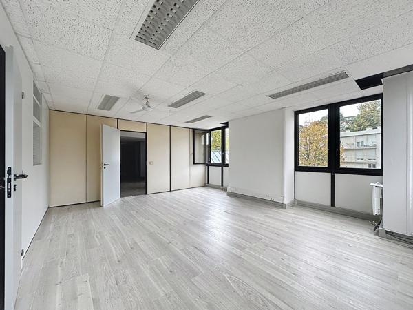 Saint-Germain-en-Laye ? Bureaux 200 m² ? 7 bureaux ? Centre-ville