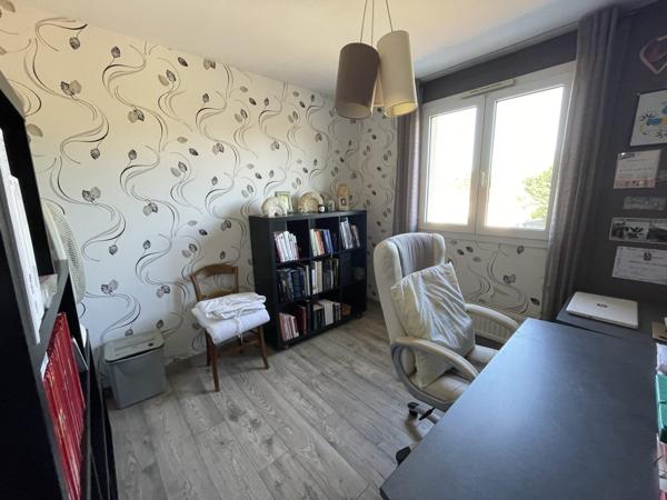 MAISON 4 CHAMBRES ET UN BUREAU
