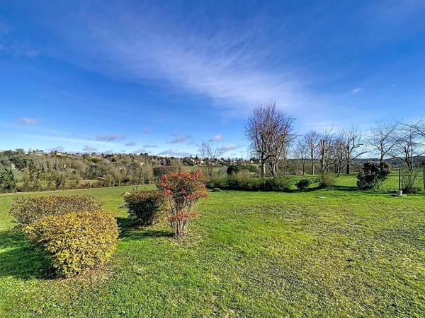 Gasconne avec grand hangar dans un quartier bucolique d’Auch