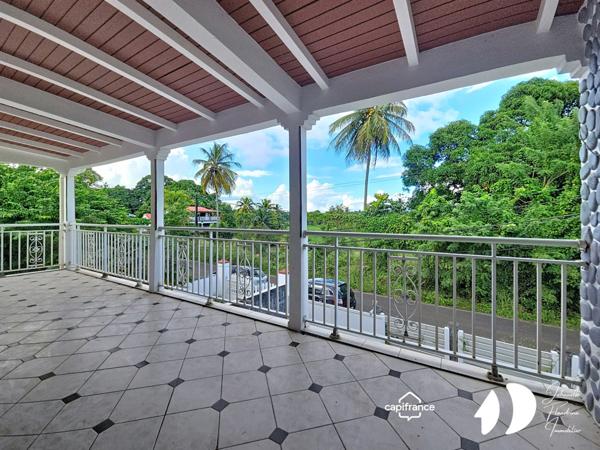 Appartement F4 + 1 bureau – Conodor Sainte-Rose