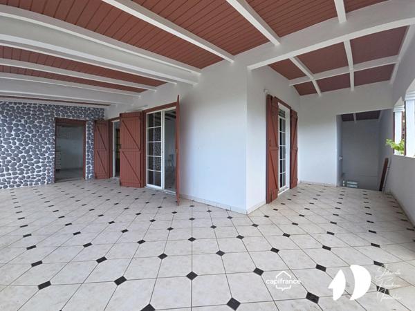 Appartement F4 + 1 bureau – Conodor Sainte-Rose