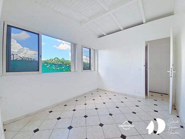 Appartement F4 + 1 bureau – Conodor Sainte-Rose