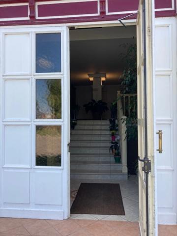 APPARTEMENT RARE DE PAR SON PASSE HISTORIQUE