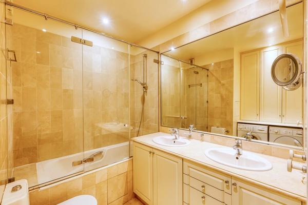 Paris 7e - ECOLE MILITAIRE / SAXE - Appartement élégant à vendre - 5 pièces - 100,07 m² Carrez - 3 chambres - vues jardin