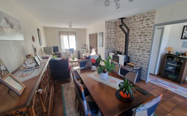 Maison à vendre    4 pièces • 96 m2 Saint-Maurice-les-Brousses