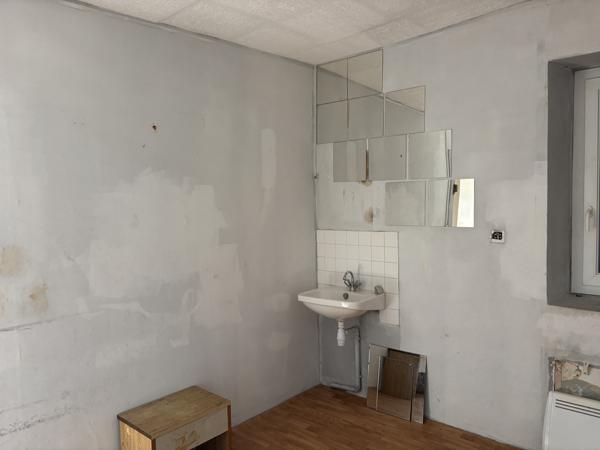 Cérilly – Ancienne auberge avec 296 m² de surface habitable Cérilly (03350)