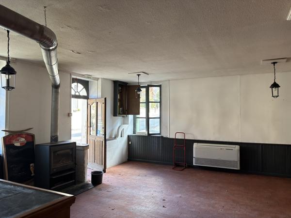 Cérilly – Ancienne auberge avec 296 m² de surface habitable Cérilly (03350)