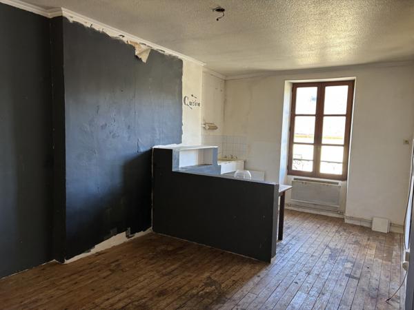 Cérilly – Ancienne auberge avec 296 m² de surface habitable Cérilly (03350)