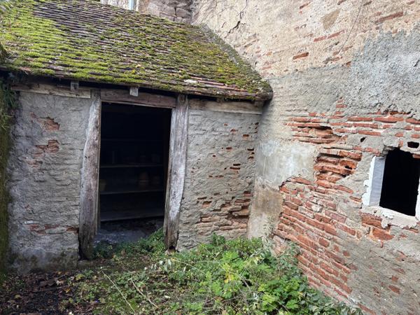 Cérilly – Ancienne auberge avec 296 m² de surface habitable Cérilly (03350)