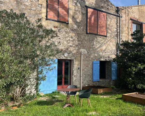 Domaine viticole réhabilité en 3 logements de charme avec piscines et jardins – Narbonne, Canal du Midi