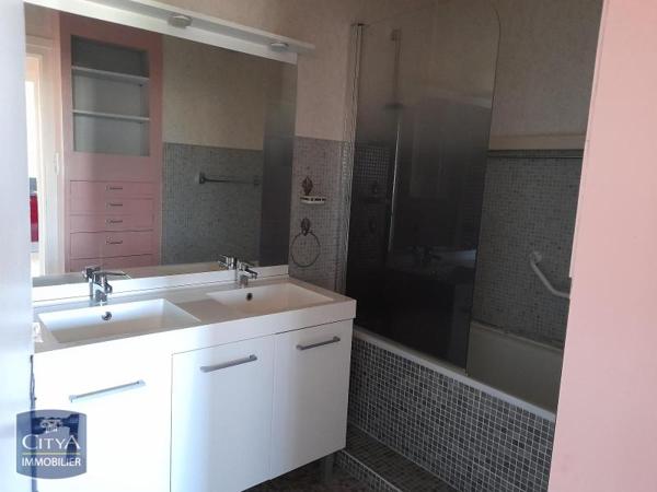 Appartement à louer 5 pièces 108.5m²