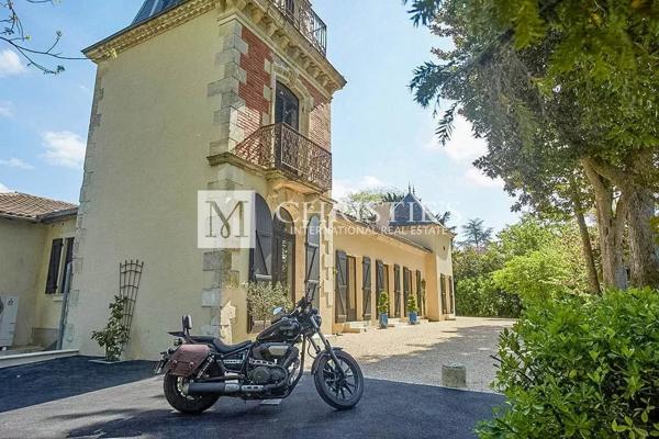 Propriété exquise avec piscine à proximité d’un beau village médiéval