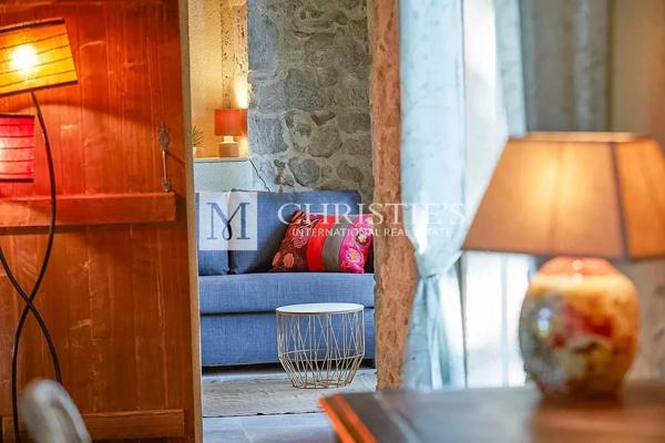 Propriété exquise avec piscine à proximité d’un beau village médiéval