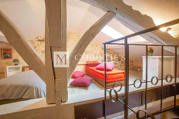 Propriété exquise avec piscine à proximité d’un beau village médiéval