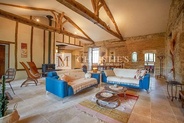 Propriété exquise avec piscine à proximité d’un beau village médiéval