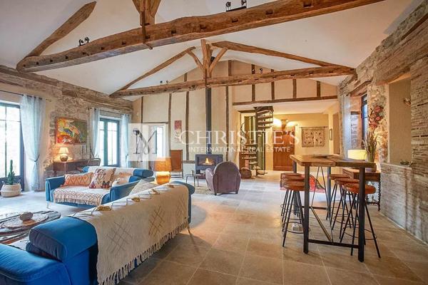 Propriété exquise avec piscine à proximité d’un beau village médiéval