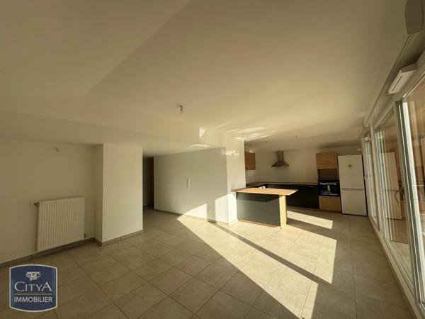 Appartement à louer 4 pièces 87.28m² Coublevie (38500)