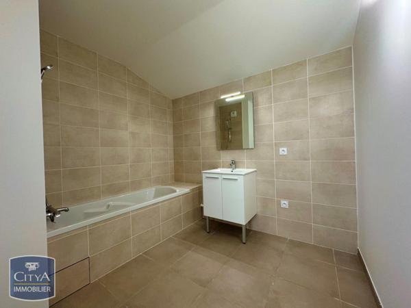 Appartement à louer 4 pièces 87.28m² Coublevie (38500)