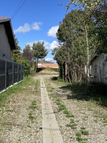 TERRAIN VIABILISÉ DE 667 M2