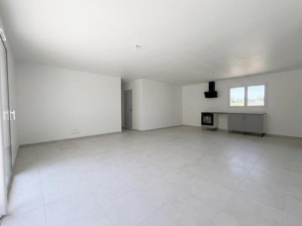 Maison à louer 850 € CC Mirambeau 4 p 82 m² DPE A