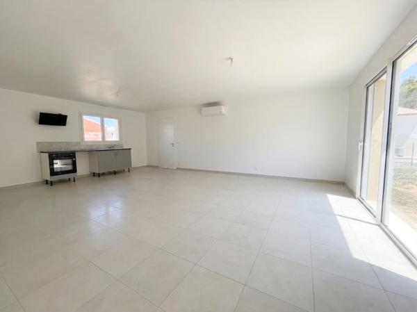 Maison à louer 850 € CC Mirambeau 4 p 82 m² DPE A